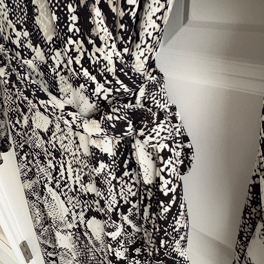 INC International Concepts Black and White Snake Print Wrap Dress, XL, worn once - Picture 2 of 4